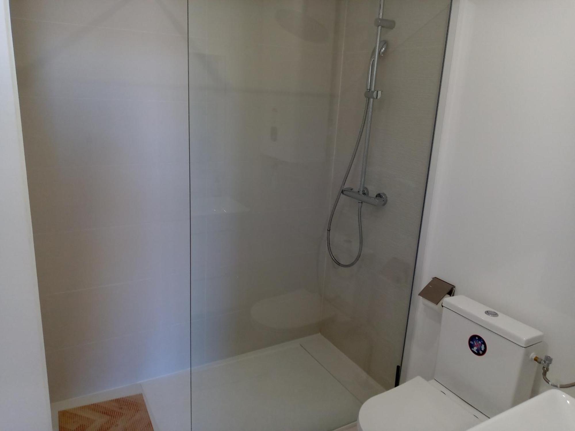 Quartier Le Plus Anime De Marseille "La Plaine Cours Julien "Chambre Avec Salle De Bain Wc Privee Integrees "Dans Appartement 객실 사진